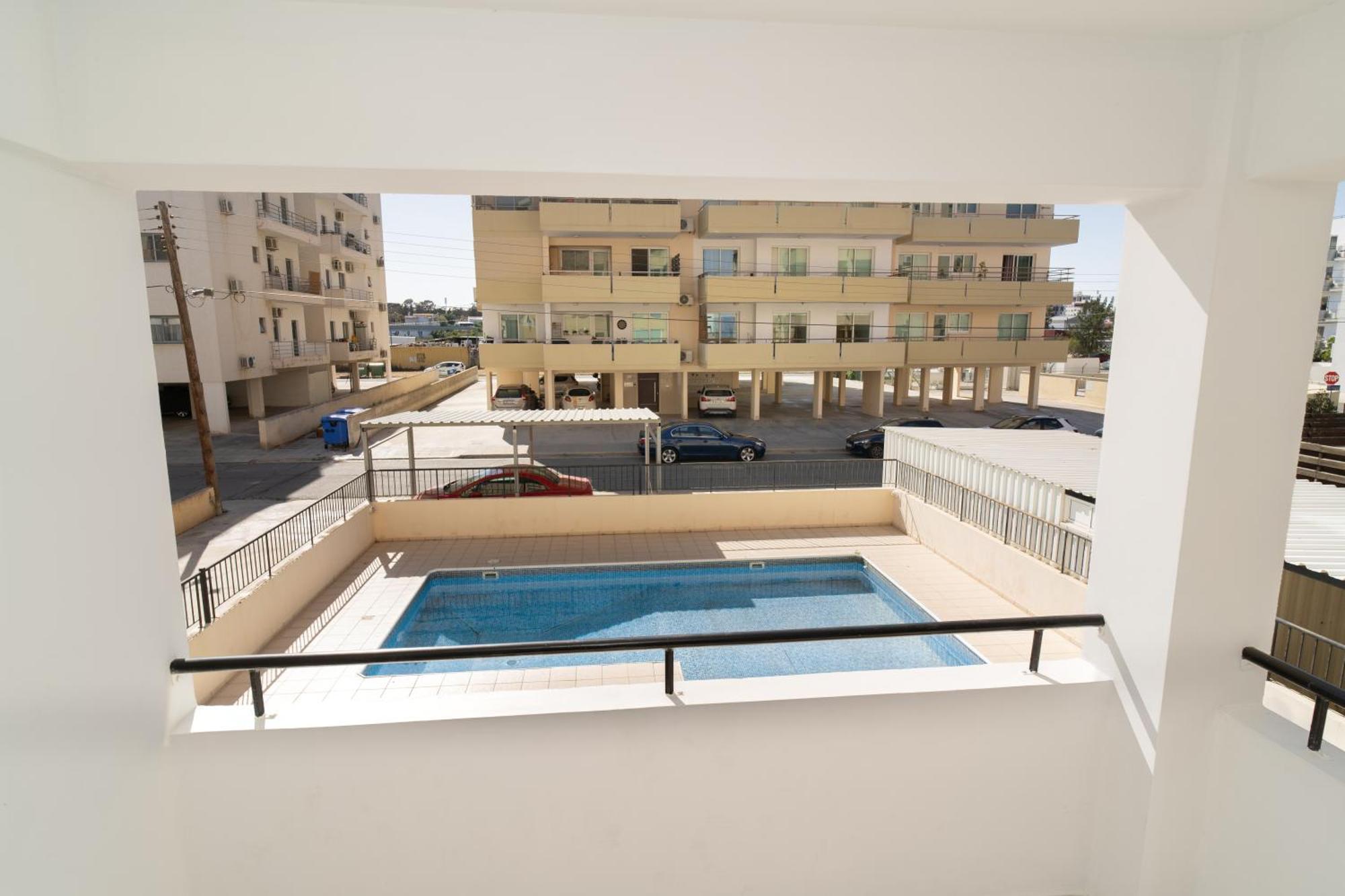 לרנקה Olivia Mackenzie 2 Bedroom Flat With Pool מראה חיצוני תמונה