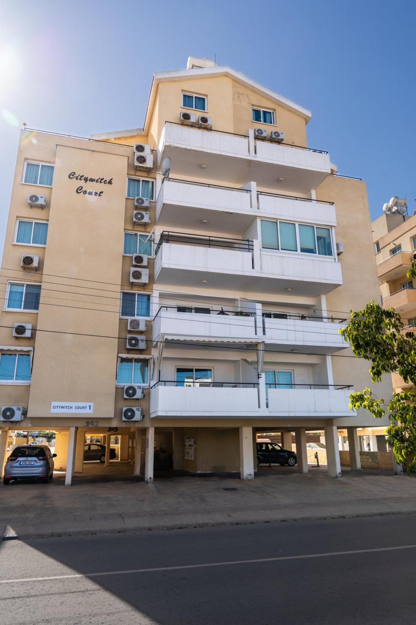 לרנקה Olivia Mackenzie 2 Bedroom Flat With Pool מראה חיצוני תמונה