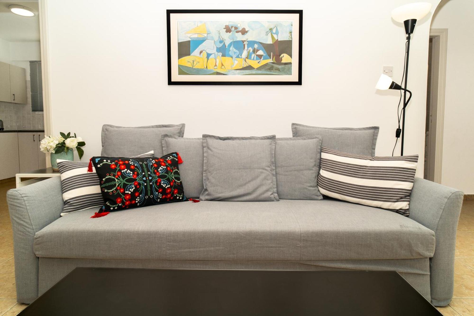 לרנקה Olivia Mackenzie 2 Bedroom Flat With Pool מראה חיצוני תמונה