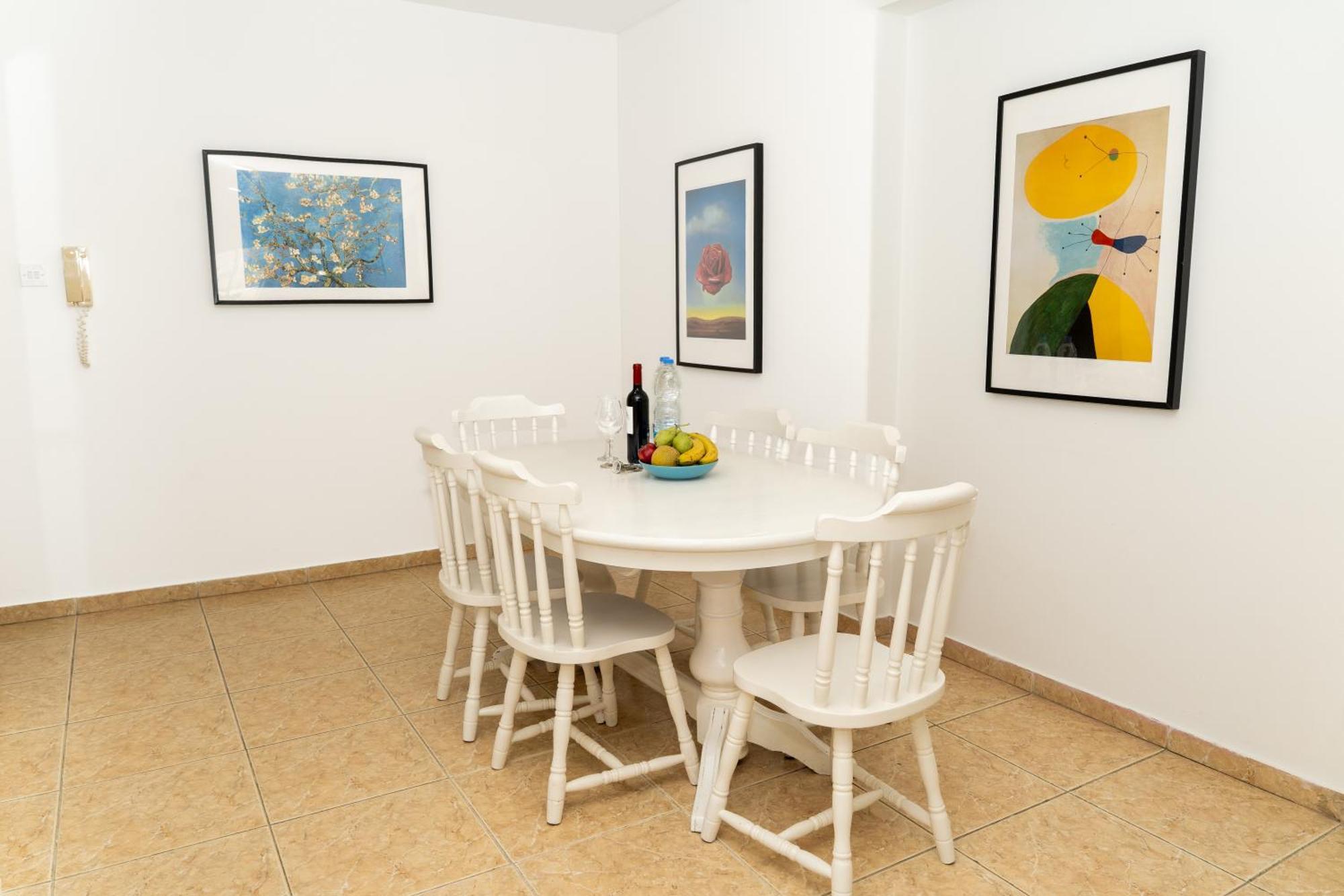 לרנקה Olivia Mackenzie 2 Bedroom Flat With Pool מראה חיצוני תמונה