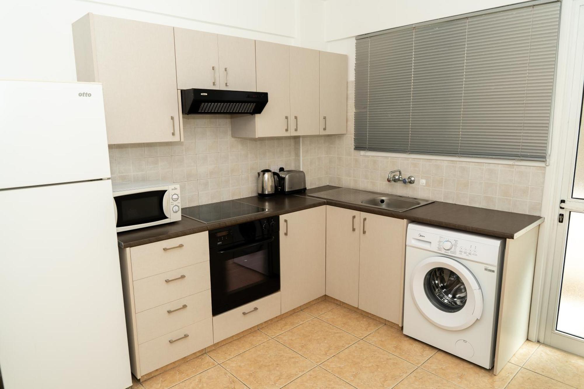 לרנקה Olivia Mackenzie 2 Bedroom Flat With Pool מראה חיצוני תמונה